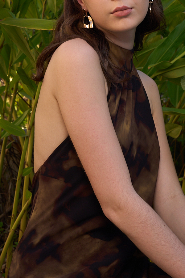 VESTIDO CORTO GASA SUBLIMADO HALTER PICO - Image 8