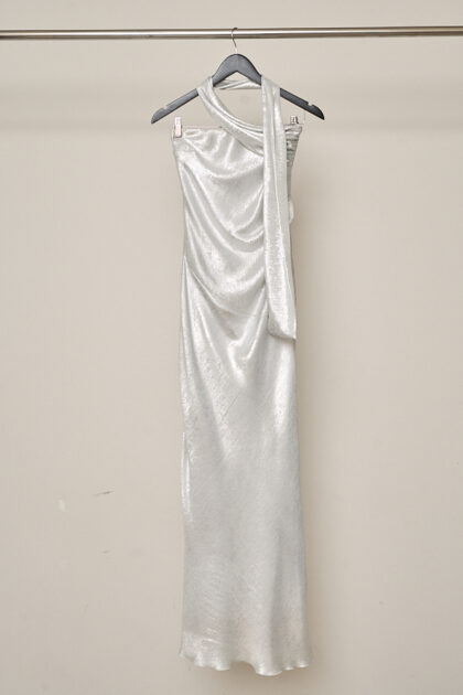 VESTIDO LARGO SATEN FOIL BUFANDA