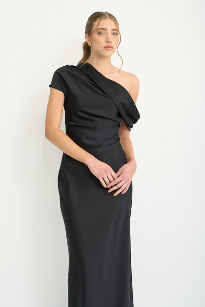 VESTIDO LARGO SATEN UN HOMBRO DIAGONAL