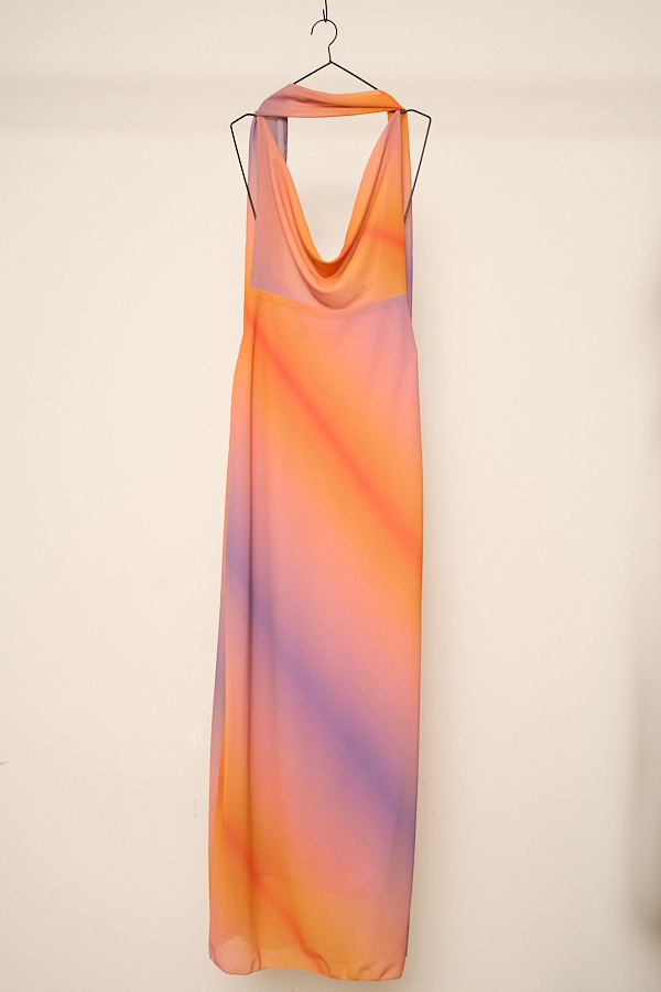 VESTIDO LARGO GASA ESFUMADO BUCHE PROFUNDO CON LAZO - Image 3