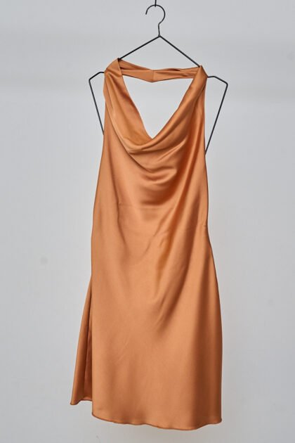 VESTIDO CORTO SATEN DOBLE BUCHE