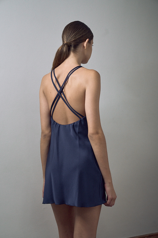 VESTIDO CORTO SATEN TIRA CRUZADO - Image 2